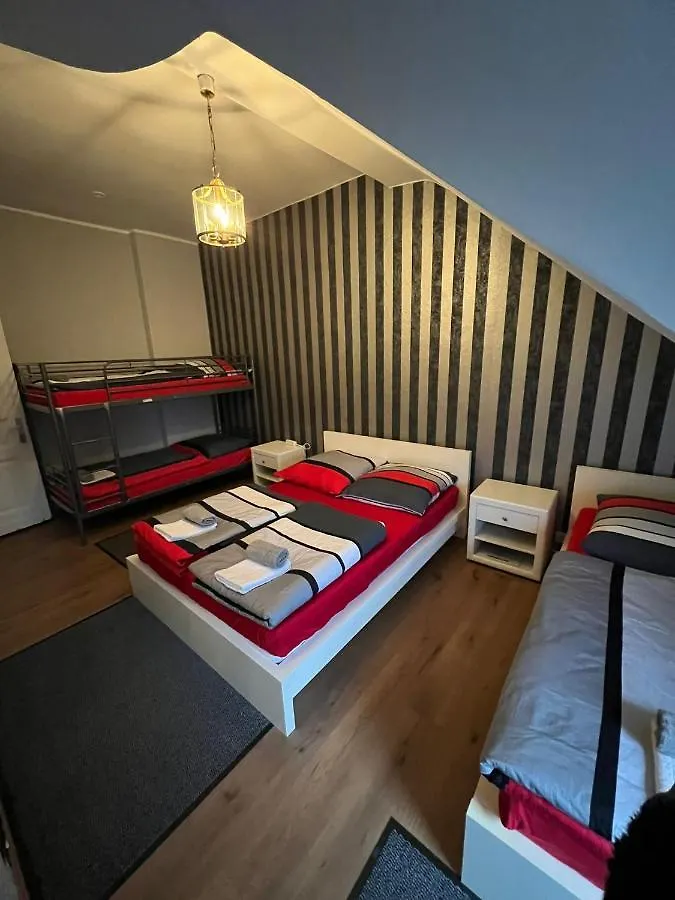Adam'S Hostel - Self Check-In & Only Private Rooms 뒤셀도르프 0*,  독일