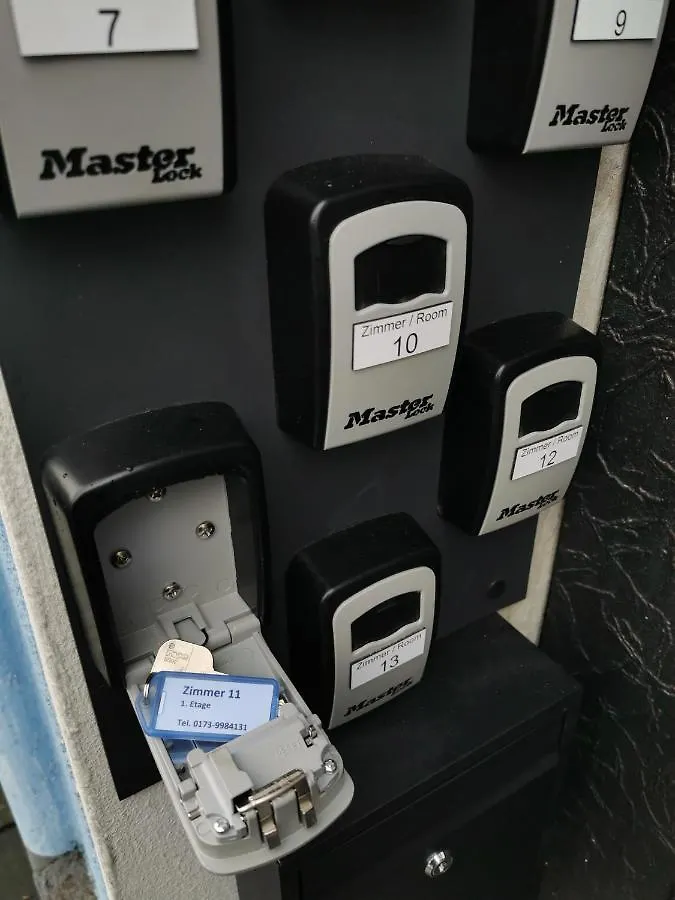Adam'S Hostel - Self Check-In & Only Private Rooms Dusseldorf Germany